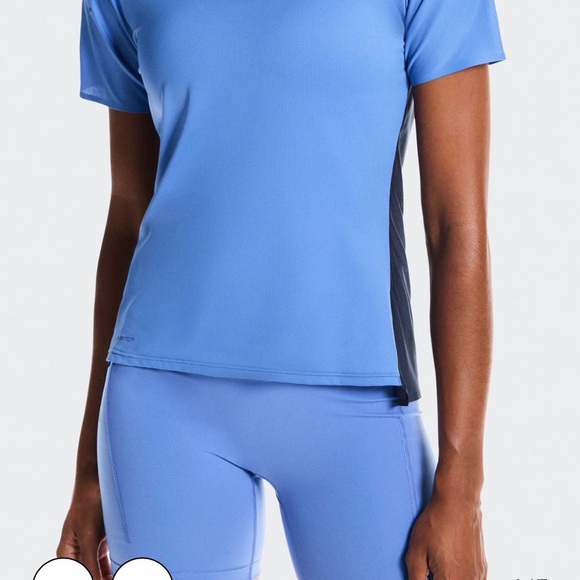 On clouds Women's Sky Blue and Charcoal Short Sleeve Tee - Picture 3 of 6